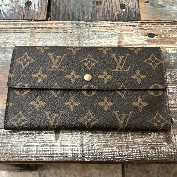 Louis Vuitton Monogram long wallet - Picture 1 of 12